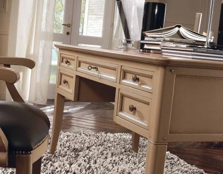 Как выбрать письменный стол