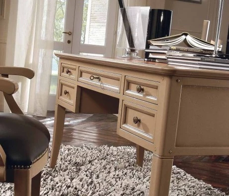 Как выбрать письменный стол