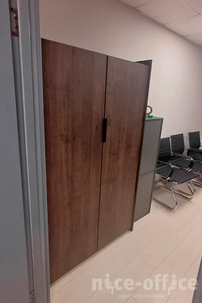 Шкаф высокий (900x460x1828) Magnetic фото в интерьере 1