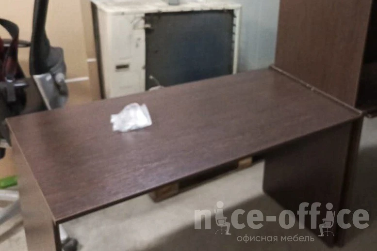 Стол письменный 1200x650x750 Nova S фото в интерьере 1