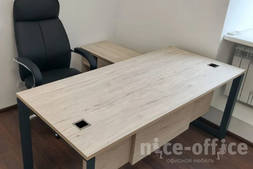 Стол для руководителя на О-образном м/к 1780x800x750 Onix Direct фото в интерьере 3