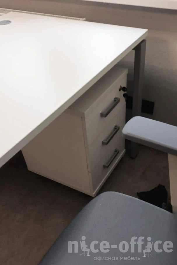 Тумба подкатная с замком (394*454*595) 6ТЗ.004 Avance фото в интерьере 1