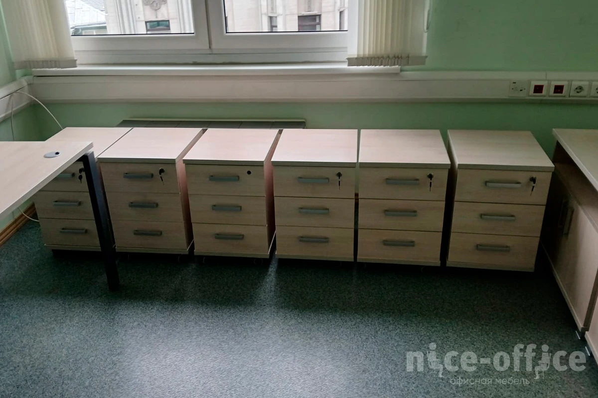 Тумба подкатная с замком и усиленными колесами (394*454*595) 6ТЗ.004/1 Avance фото в интерьере 1