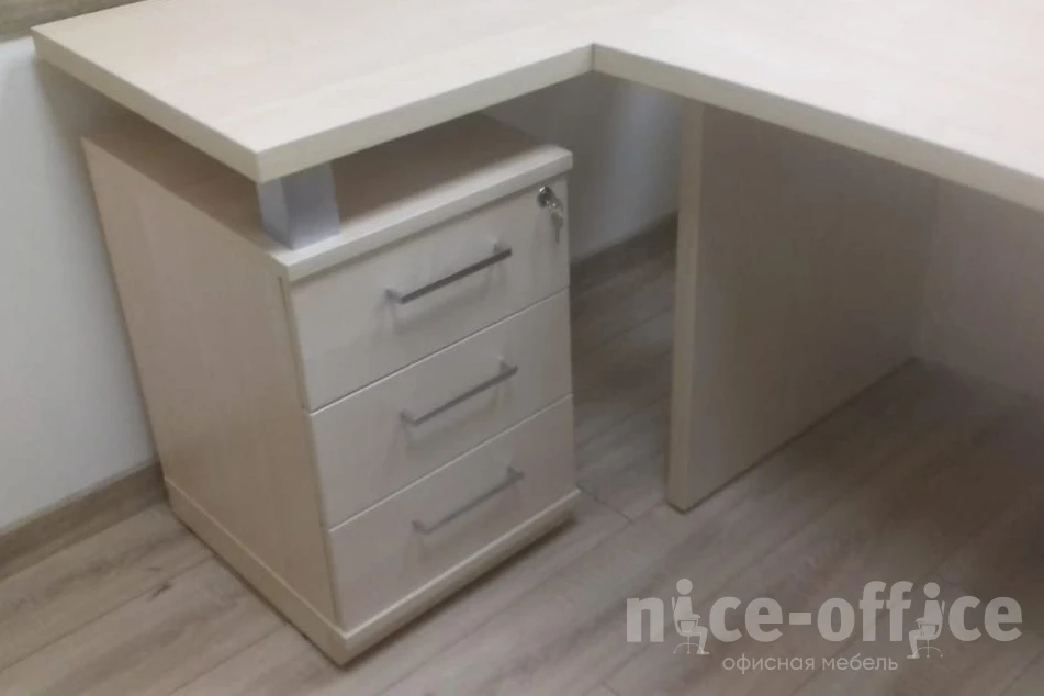 Кабинет руководителя First фото в интерьере 8