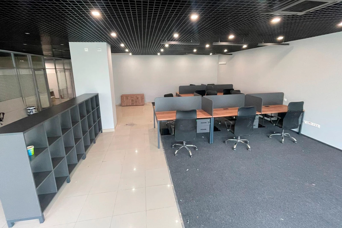 Рабочая станция 2-х сторон. на П-образном каркасе 40 мм 1380x1432x750 Style Project фото в интерьере 2