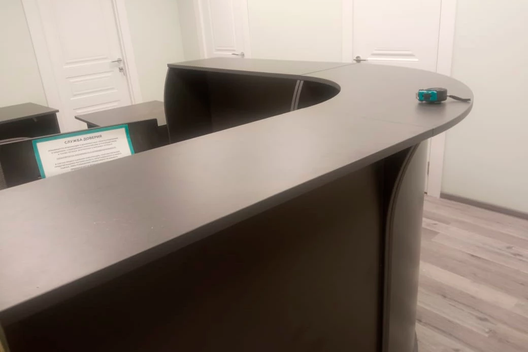 Стойка угловая радиусный элемент ХДФ Riva фото в интерьере 1