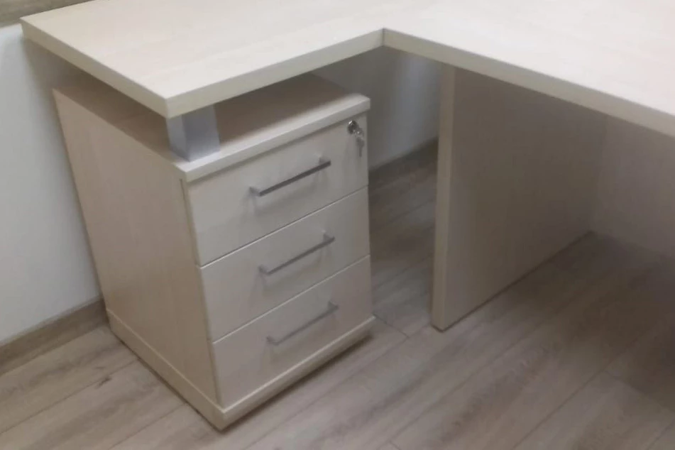 Тумба приставная с топом левая 1300x500x765 First фото в интерьере 1